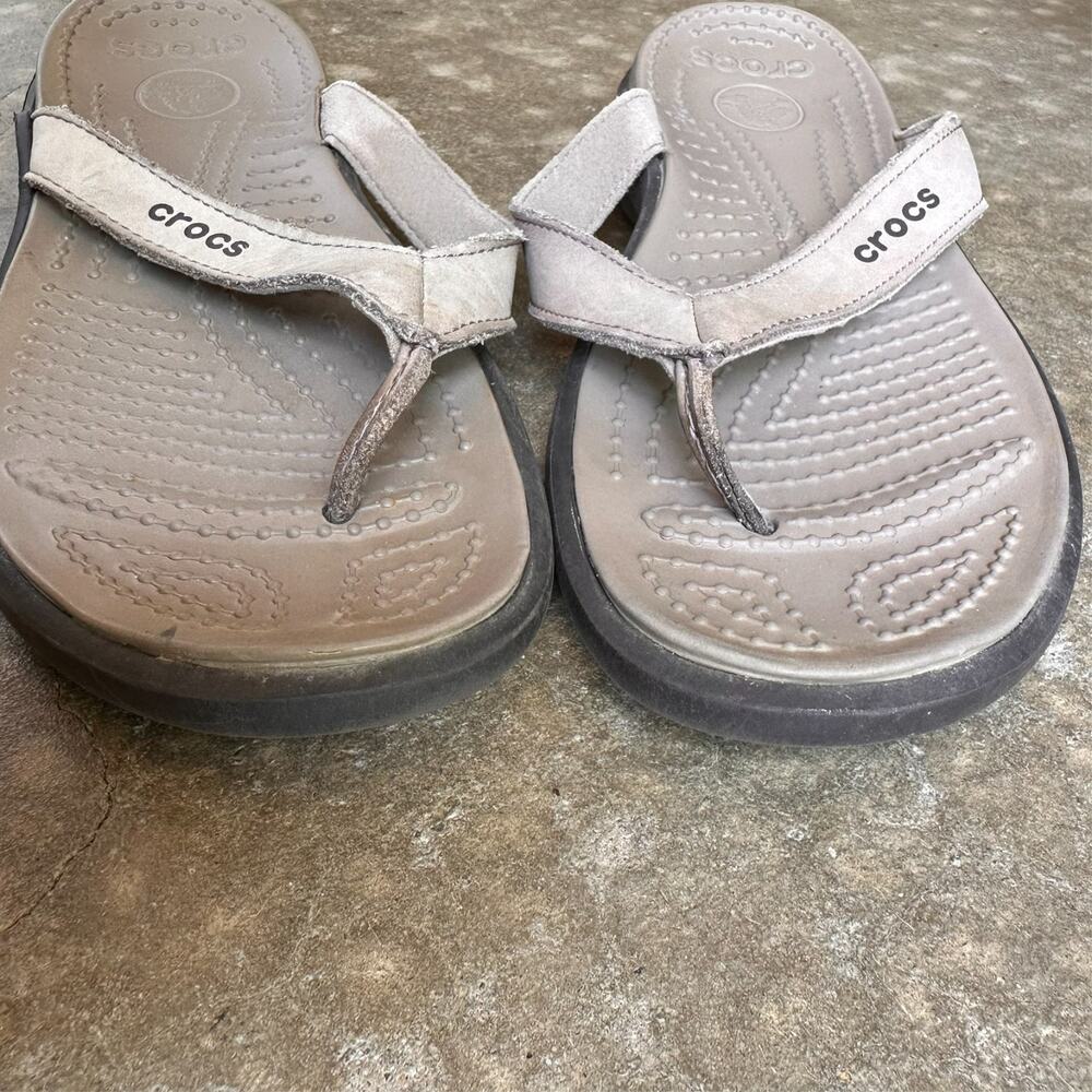 Crocs Capri V Sporty Thong Flip Flop Sandals Shoes Women’s Size 8 Leather Beige - Picture 4 of 5